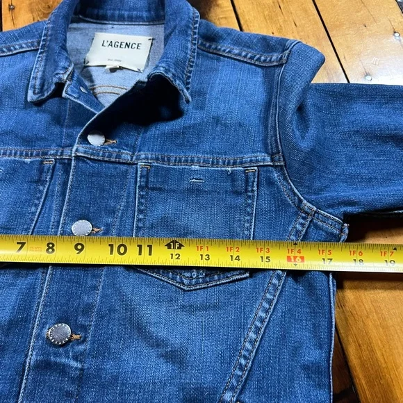 L’AGENCE Women’s Medium Denim Jacket Trucker Raw Hem Button Front Designer Blue - Picture 10 of 12